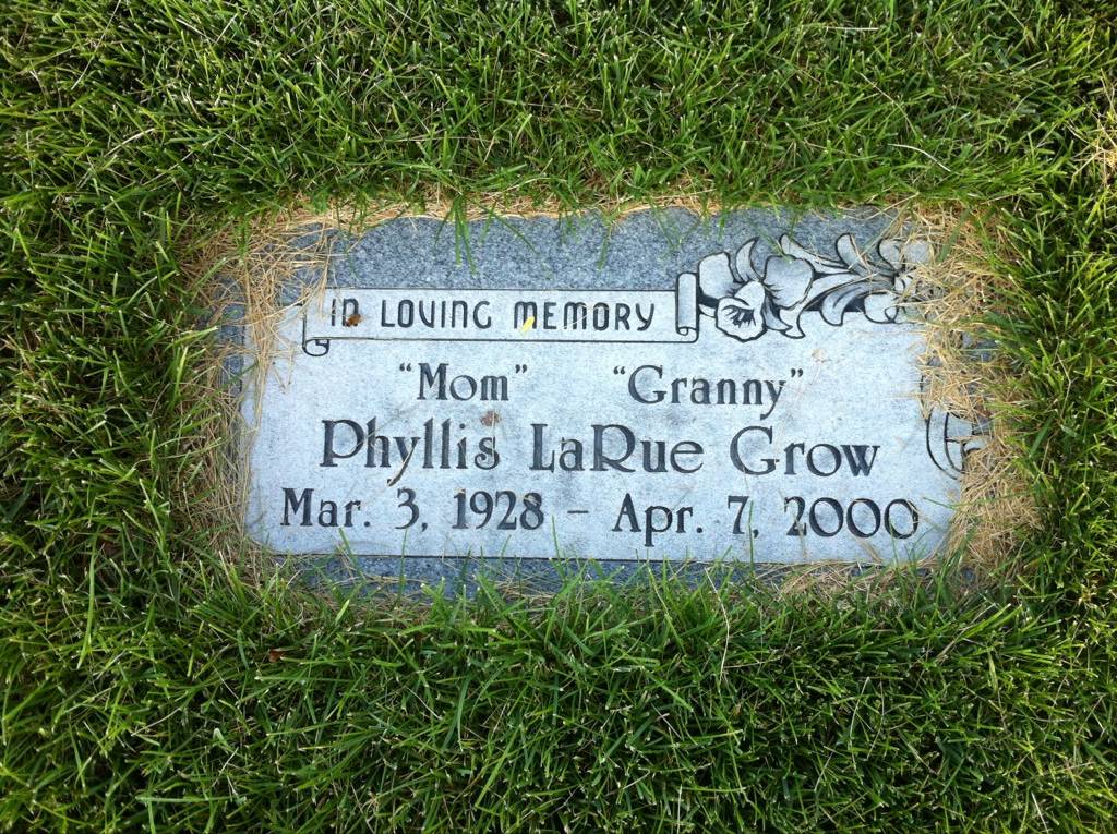 Phyllis LaRue Pollock headstone.jpg